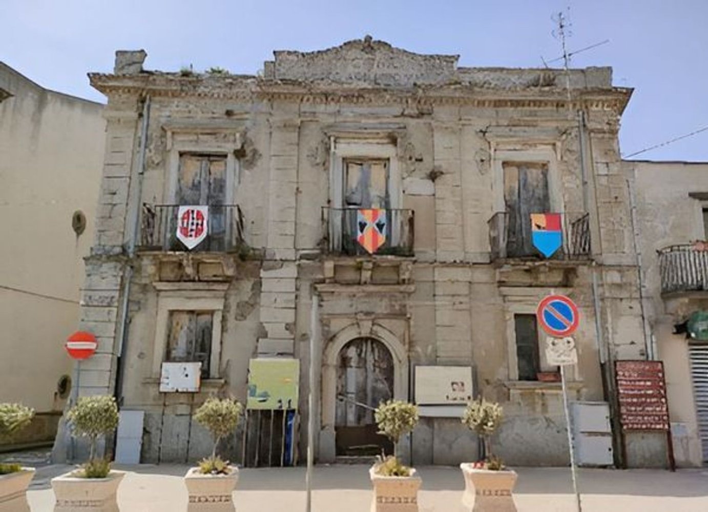 Casa de 10 habitaciónes en Montalbano Elicona, Italy No. 43112