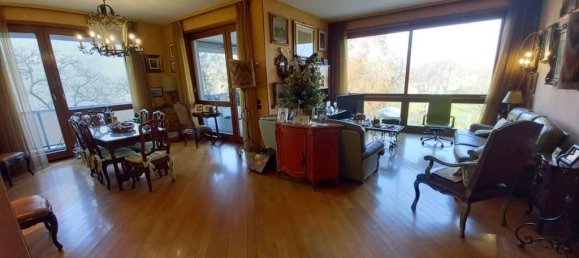 9 rooms Apartment in Turin, Italy No. 38608 8