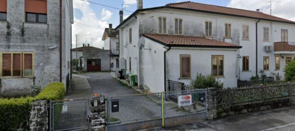 4-salle Appartement à Stienta, Italy No. 54453 2