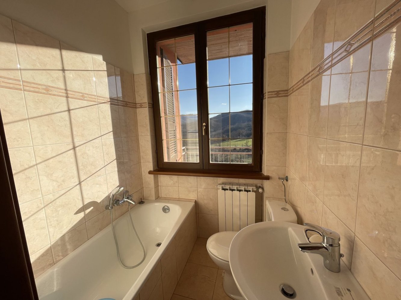 12 rooms Villa in Bardi, Italy No. 140700