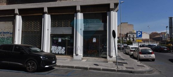 Propiedad comercial de 5 habitaciónes en Catania, Italy No. 375196 2