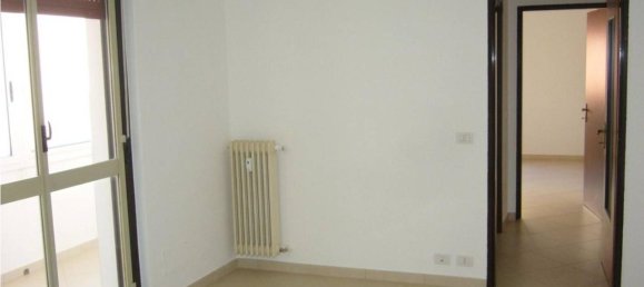 3-salle Appartement à Casamassima, Italy No. 142198 7