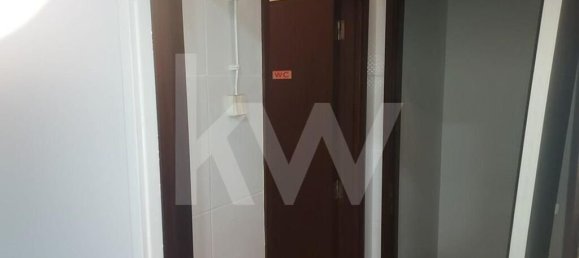 486m² Commercial property in Porto, Portugal No. 43020 11