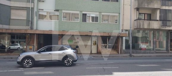 486m² Commercial property in Porto, Portugal No. 43020 14