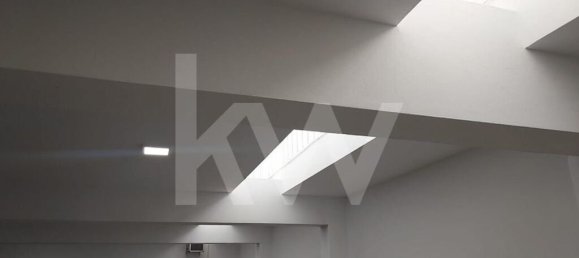 486m² Commercial property in Porto, Portugal No. 43020 7