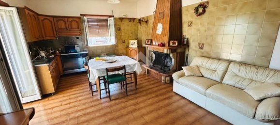 3 bedrooms Apartment in Aprilia, Italy No. 372142 2