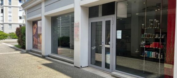 Gewerbliche Immobilie in Aix-les-Bains, France 65m², Nr. 289934 2
