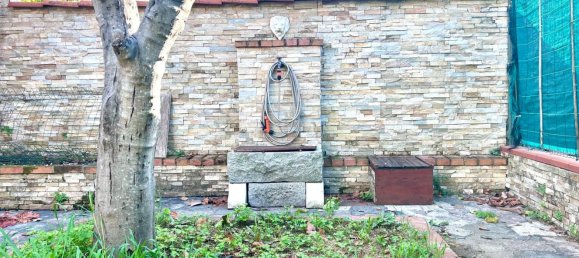 6 bedrooms House in Castelnuovo Magra, Italy No. 314279 5