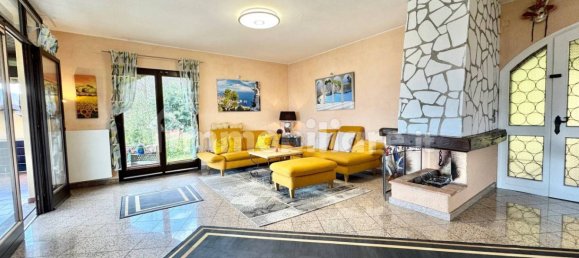 4 غرف نوم فيلا في Cadegliano-Viconago, Italy رقم 314118 2