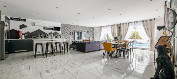 4 bedrooms House in Yonne, France No. 341522 3