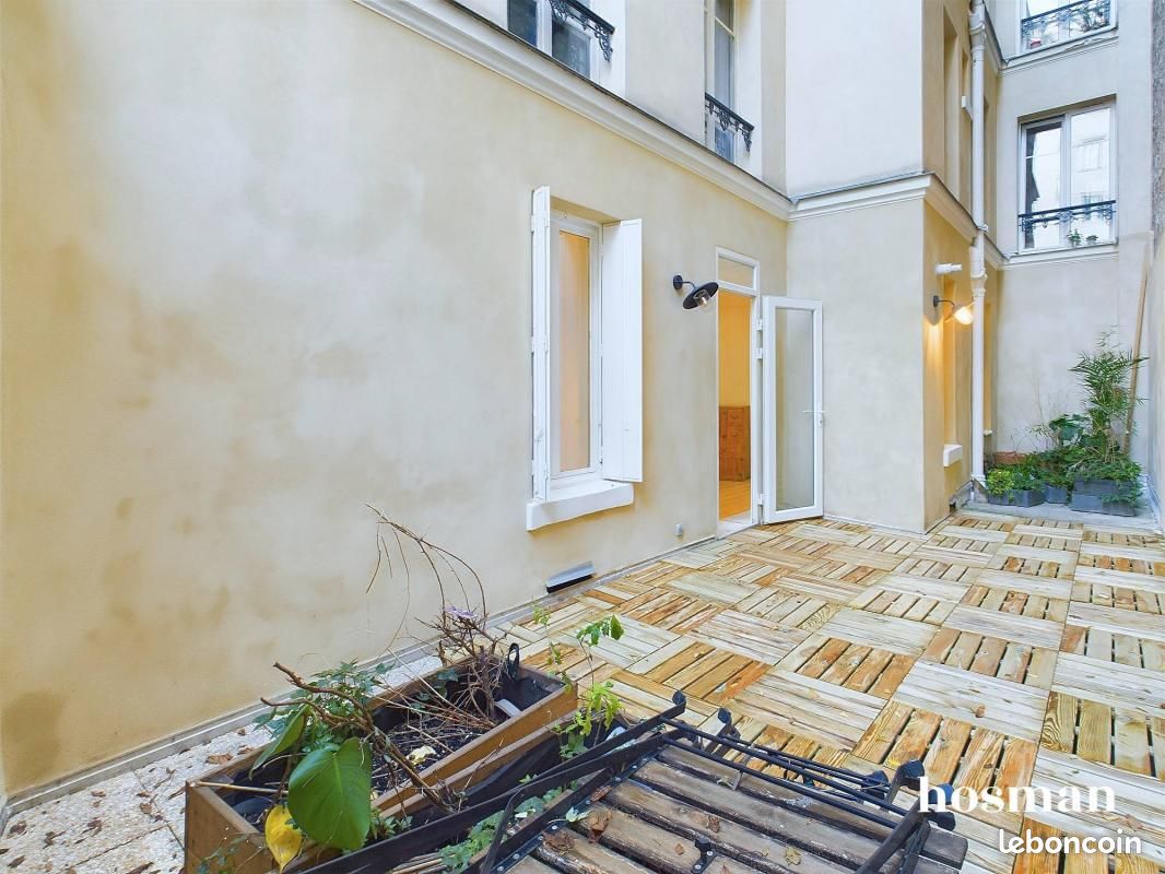 Studio in Paris, France No. 176931