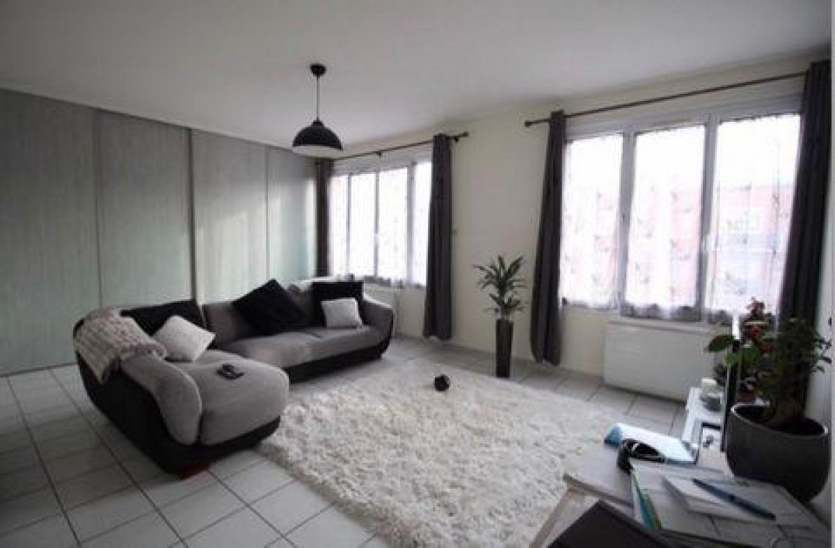 Studio in Valenciennes, France No. 33863