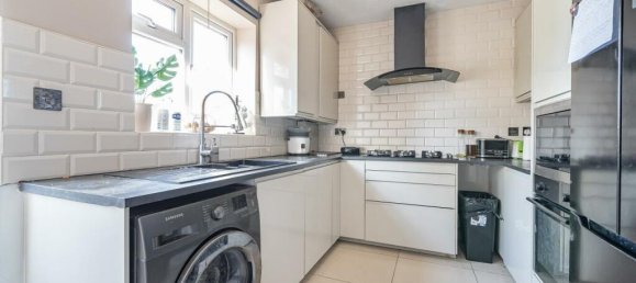 4 bedrooms House in Beckenham, United Kingdom No. 14383 30