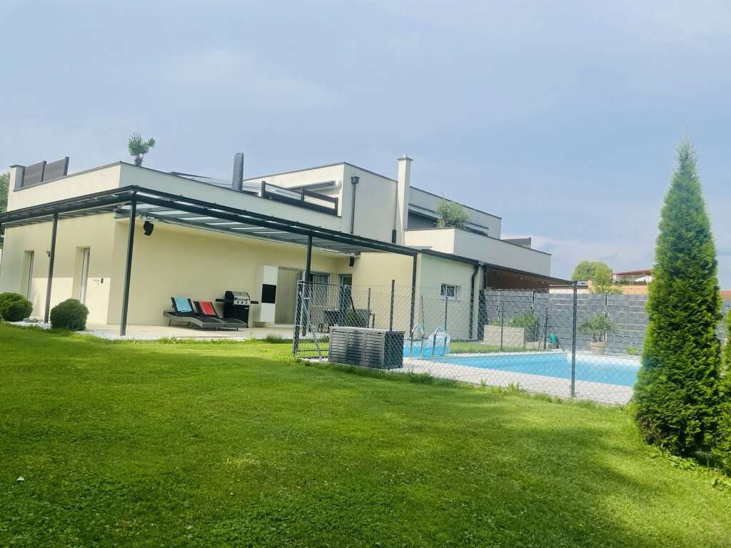 4غرفة شقة في Fernitz-Mellach, Austria رقم 32912