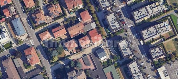 4 rooms Apartment in Settimo Milanese, Italy No. 341847 5