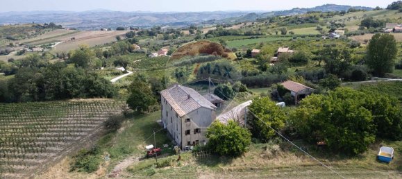 8 bedrooms House in Cupramontana, Italy No. 318269 3