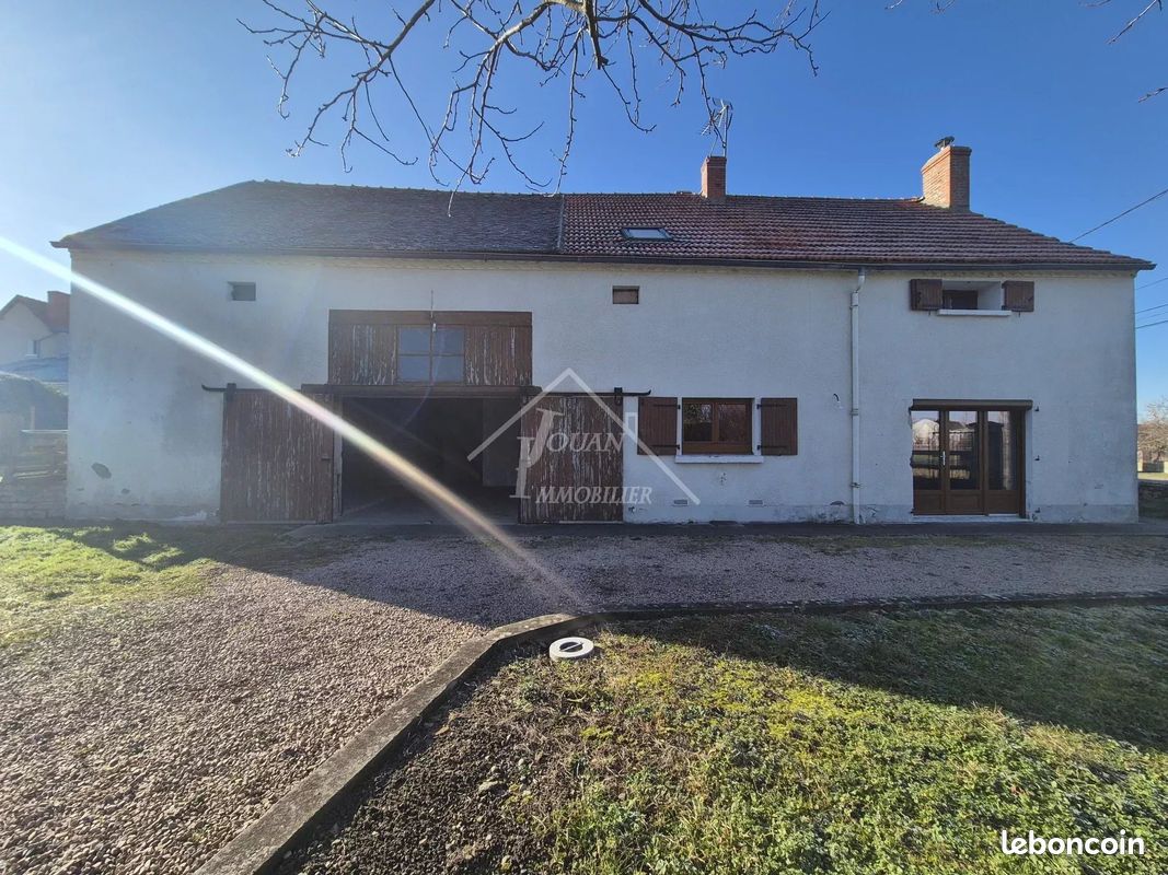 3 غرف نوم منزل في Gannat, France رقم 270820