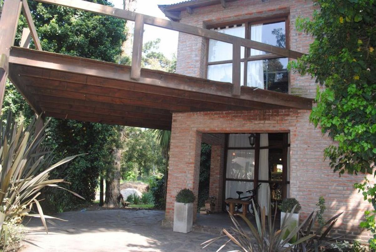 3 bedrooms House in Mar del Plata, Argentina No. 87508