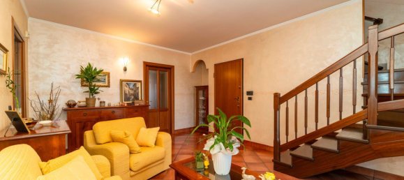 7 bedrooms Duplex in Vinovo, Italy No. 380320 11