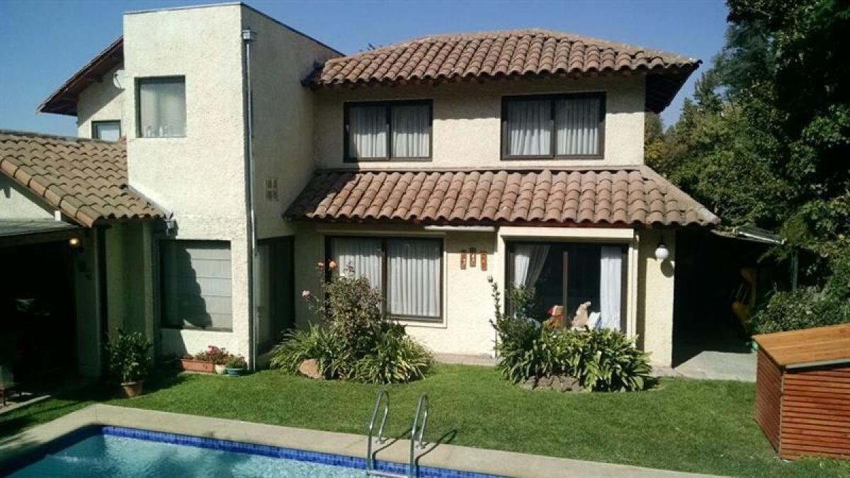 4 bedrooms House in Santiago, Chile No. 2982