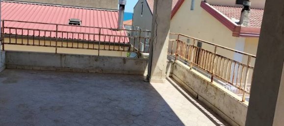 4 rooms Apartment in Crucoli, Italy No. 117412 6