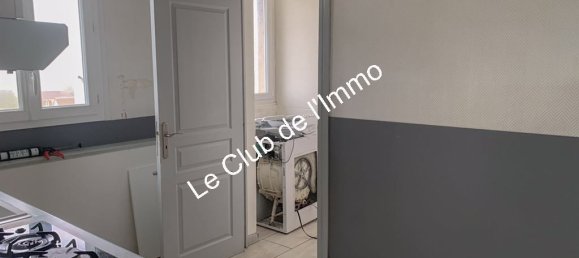 2 bedrooms Apartment in Fleury-les-Aubrais, France No. 214614 4