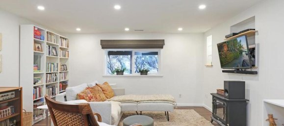 3 bedrooms House in British Columbia, Canada No. 1198 10