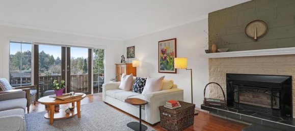 3 bedrooms House in British Columbia, Canada No. 1198 4