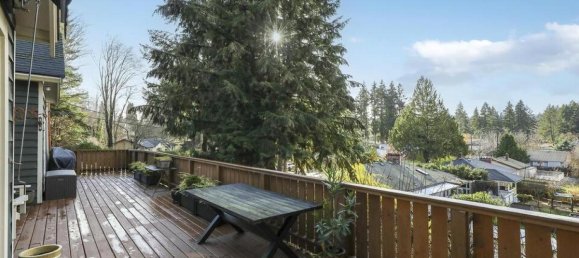 3 bedrooms House in British Columbia, Canada No. 1198 2