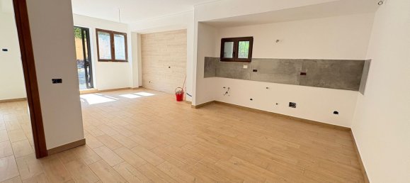 3 rooms Apartment in Fonte Nuova, Italy No. 276506 4
