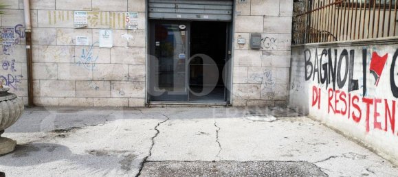 1-salle Propriété commerciale à Naples, Italy No. 57962 2