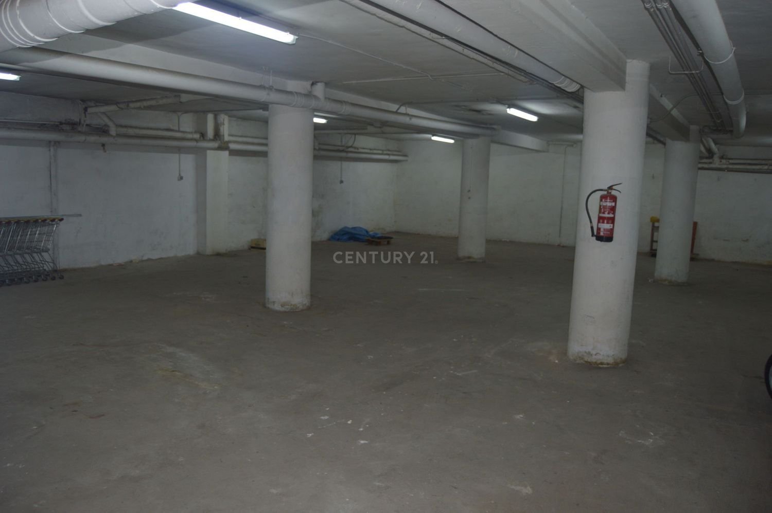 Гараж 393м² в Гранада, Испания № 75914