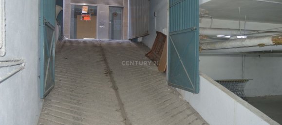 Гараж 393м² в Гранада, Испания № 75914 4