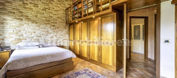 3 bedrooms House in Rome, Italy No. 13867 2