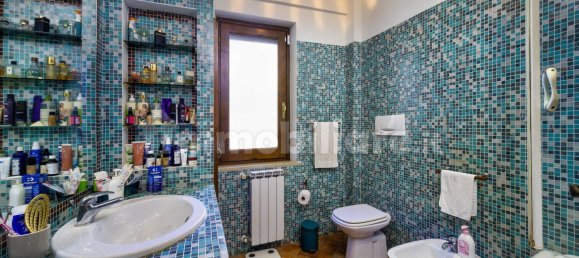 3 bedrooms House in Rome, Italy No. 13867 5