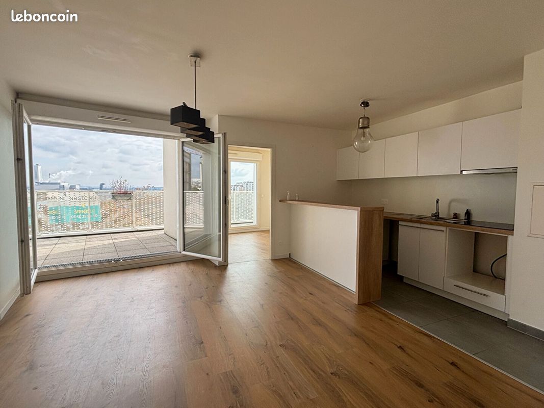 Квартира с 3 спальнями в Иври-сюр-Сен, Франция № 129662