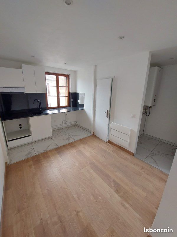 Apartamento de 1 dormitorio en Aubervilliers, France No. 316440