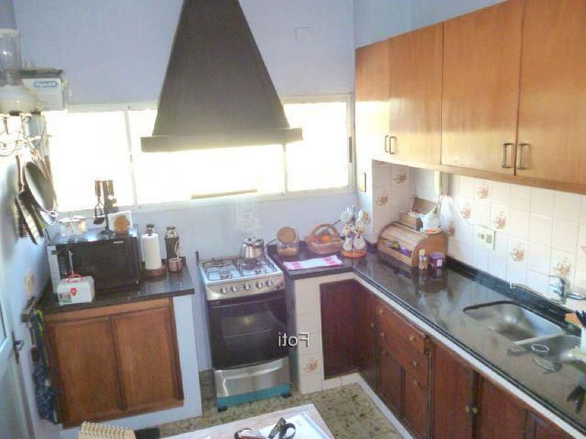 2 bedrooms House in Montevideo, Uruguay No. 5694