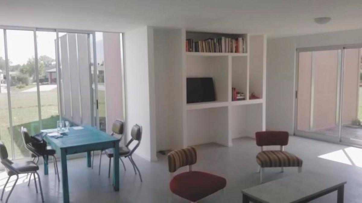 3 bedrooms House in Pilar, Argentina No. 82064