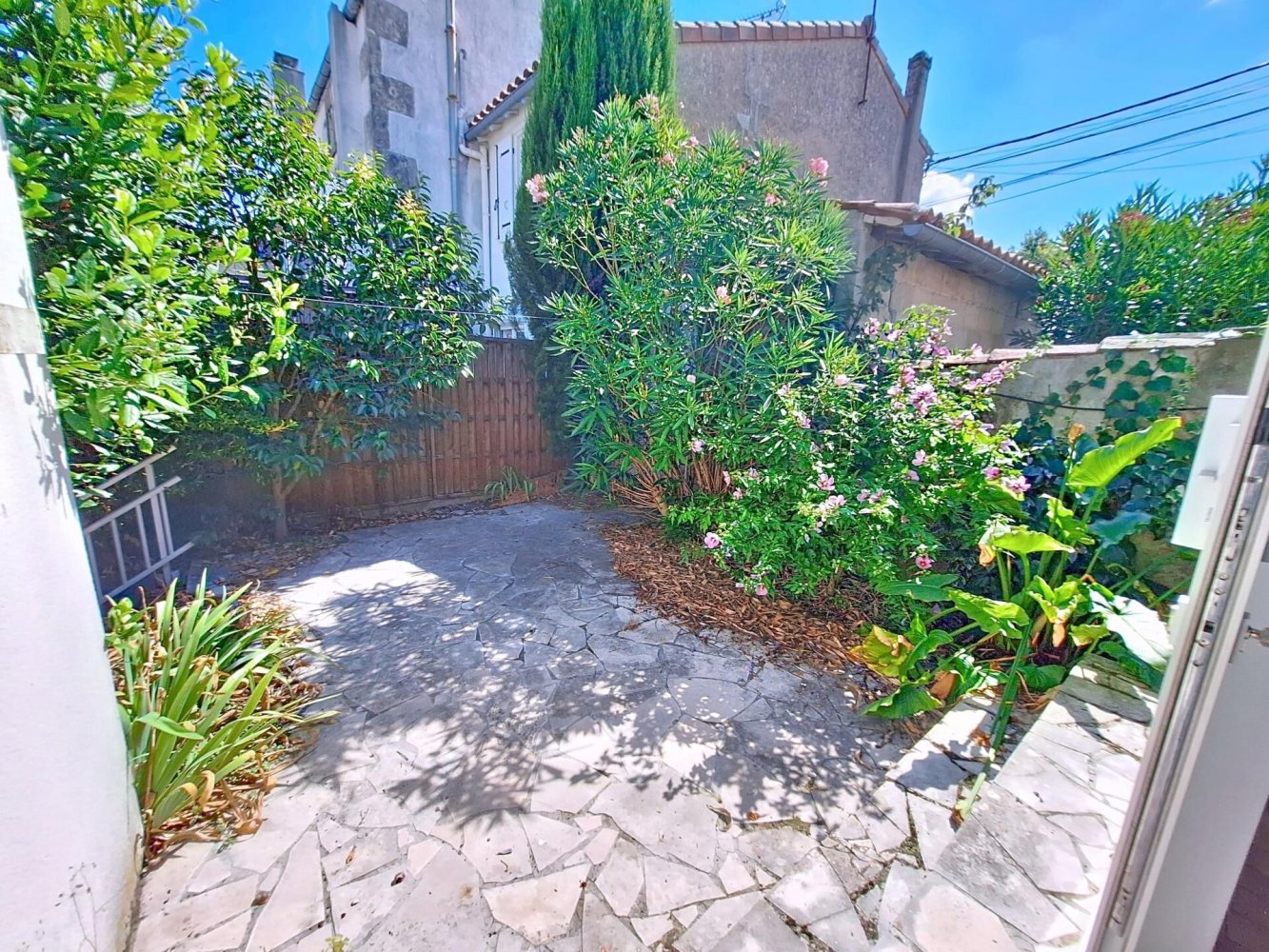 2 bedrooms House in Cognac, France No. 290060