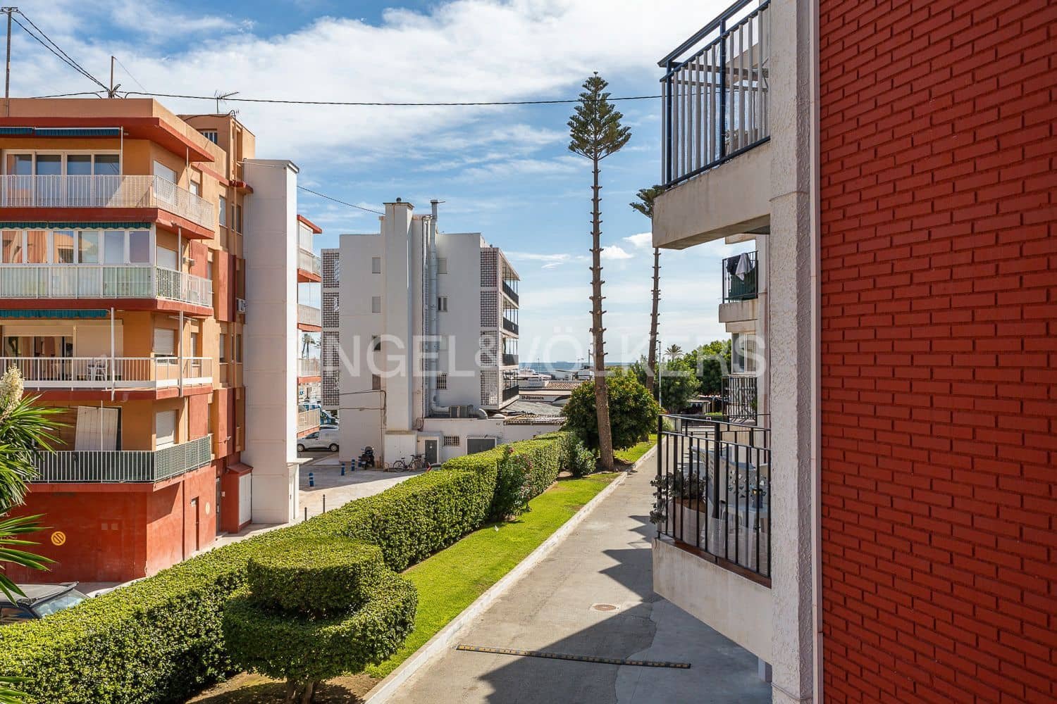 3 bedrooms Apartment in Alicante, Spain No. 223932