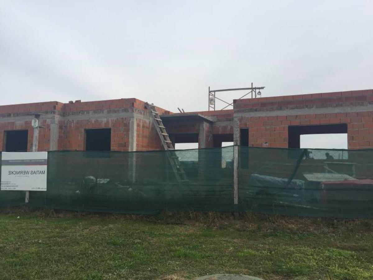 3 bedrooms House in Escobar, Argentina No. 69756