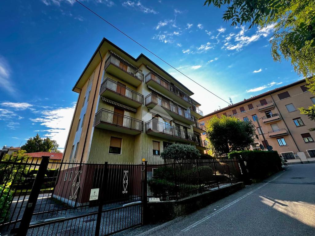 3 Schlafzimmer Wohnung in Varese, Italy, Nr. 366562