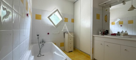 3 Schlafzimmer Haus in La Ferriere, France, Nr. 357853 6