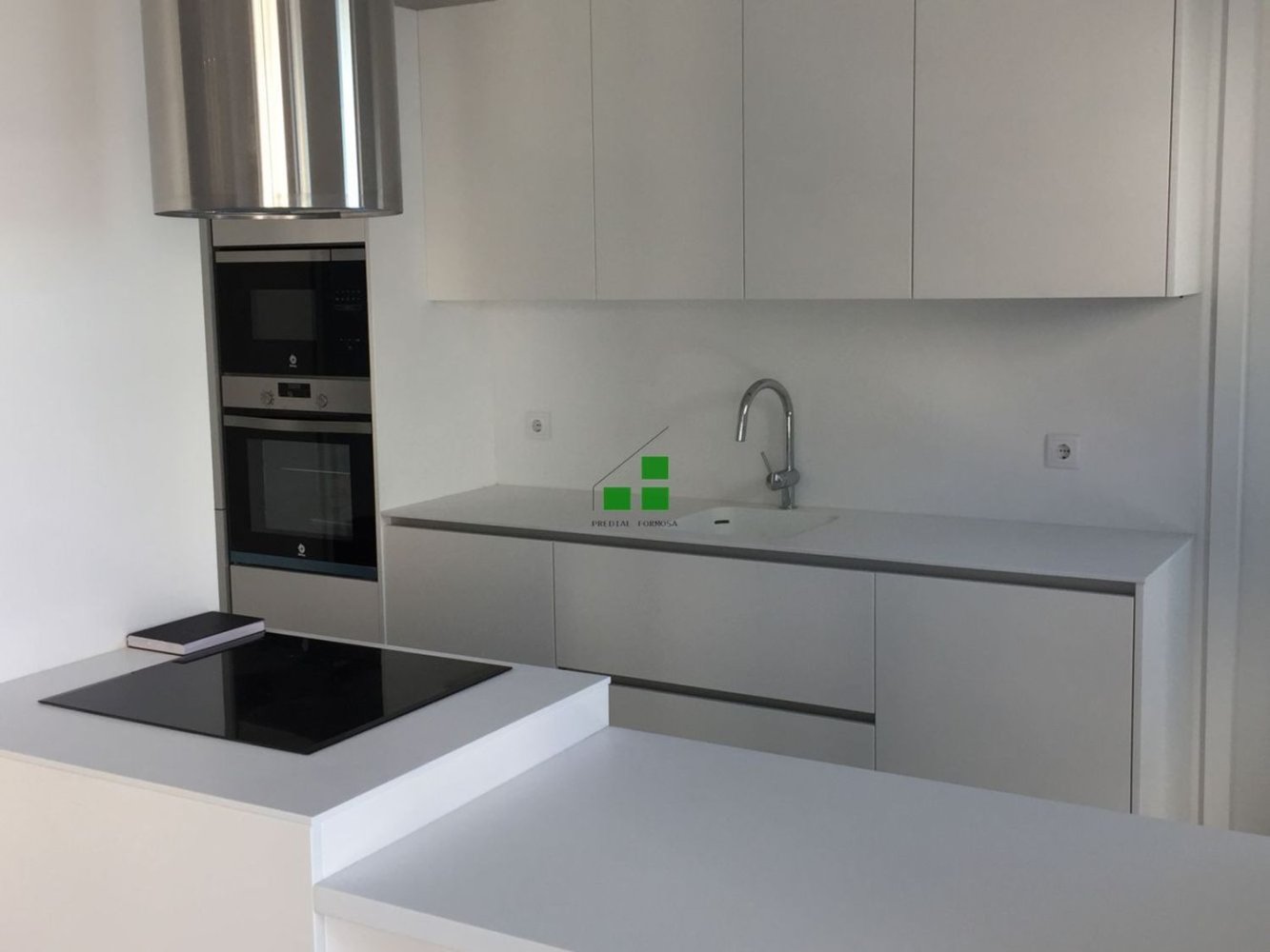 Квартира с 4 спальнями в Порту, Португалия № 78884