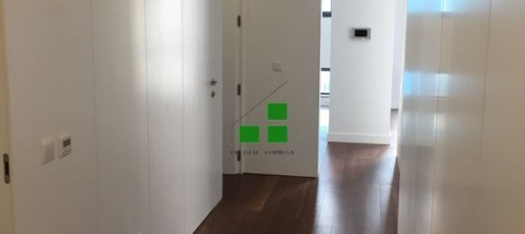 Квартира с 4 спальнями в Порту, Португалия № 78884 2