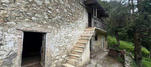 1 bedroom House in Tavernola Bergamasca, Italy No. 285817 5