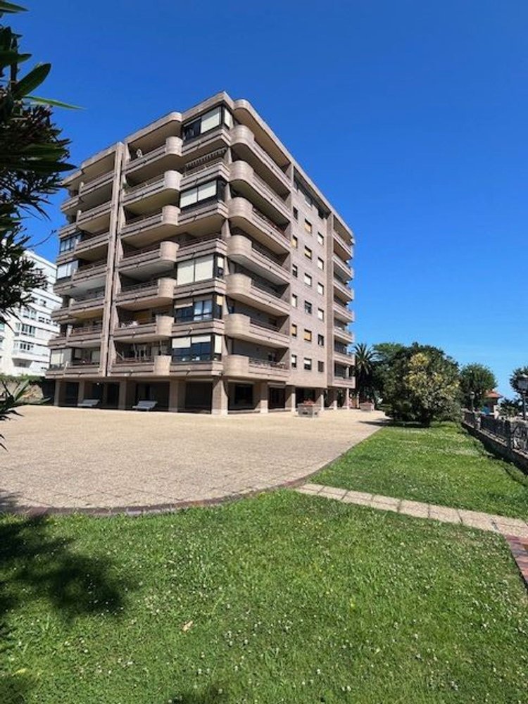 3 bedrooms Apartment in Santander, Spain No. 149336