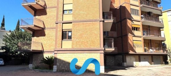 5 rooms Apartment in Caserta, Italy No. 163038 12