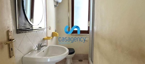 5 rooms Apartment in Caserta, Italy No. 163038 10